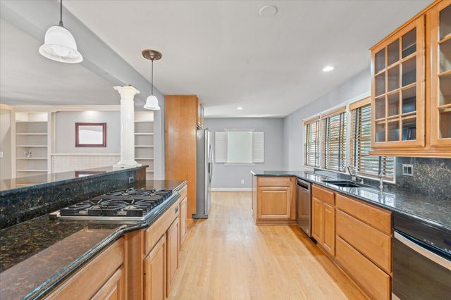 2627 FIVE OAKS RD, Vienna, VA 22181