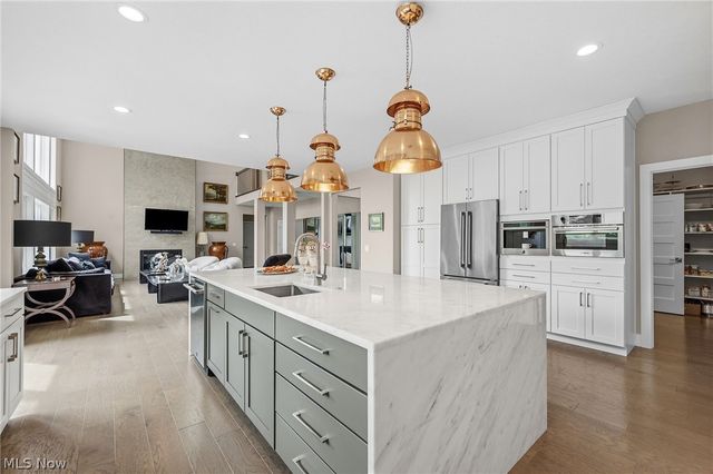 24210 Deptford Drive, Beachwood, OH 44122