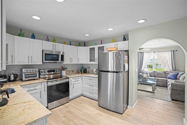 142 NW 10th Court, Boynton Beach, FL 33426