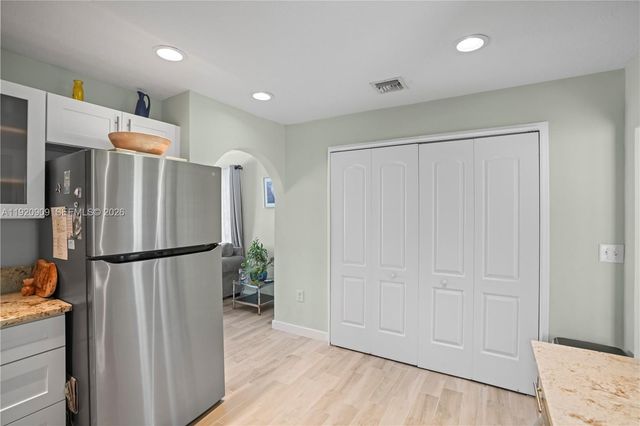 142 NW 10th Court, Boynton Beach, FL 33426