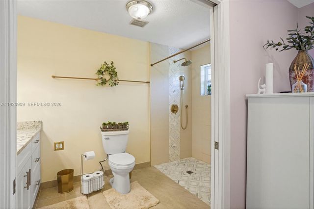 142 NW 10th Court, Boynton Beach, FL 33426