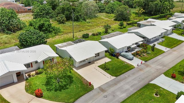 142 NW 10th Court, Boynton Beach, FL 33426