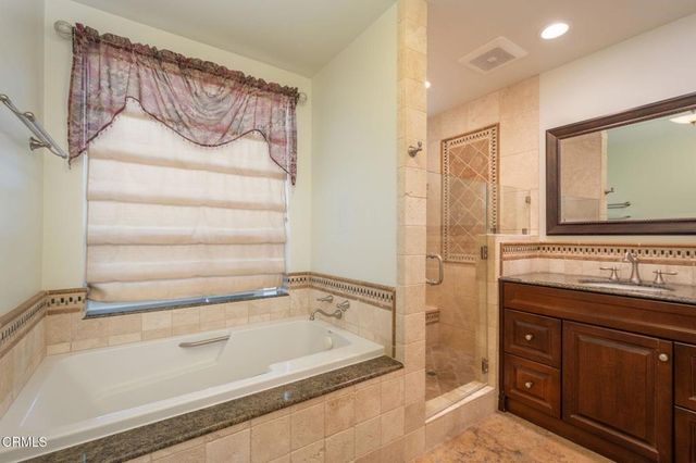 942 Loma Vista Place, Santa Paula, CA 93060