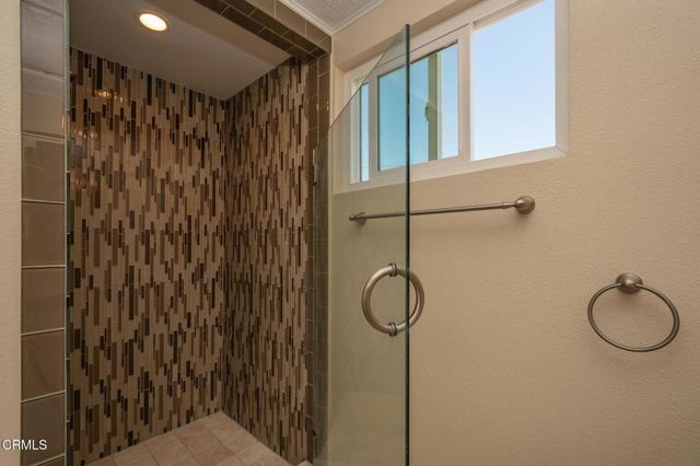 942 Loma Vista Place, Santa Paula, CA 93060
