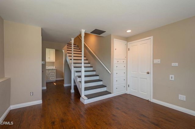 942 Loma Vista Place, Santa Paula, CA 93060