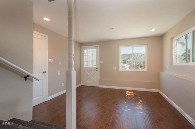 942 Loma Vista Place, Santa Paula, CA 93060