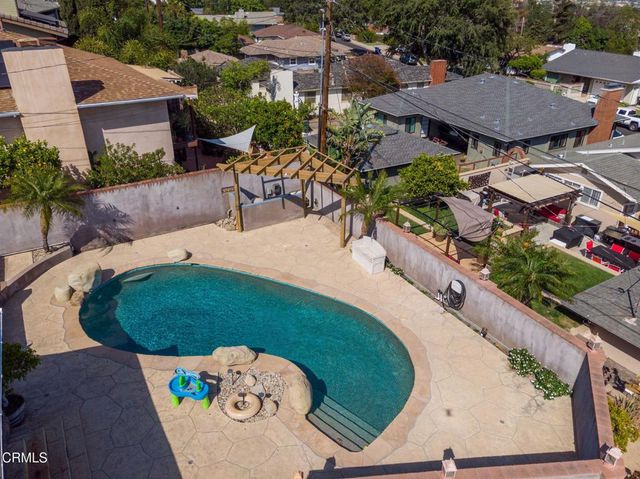 942 Loma Vista Place, Santa Paula, CA 93060