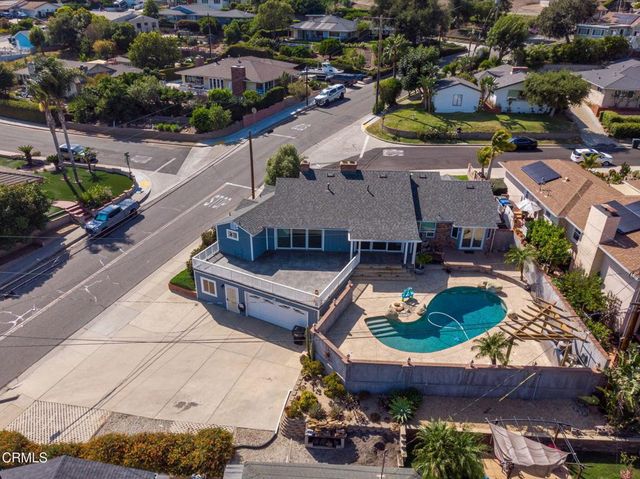 942 Loma Vista Place, Santa Paula, CA 93060