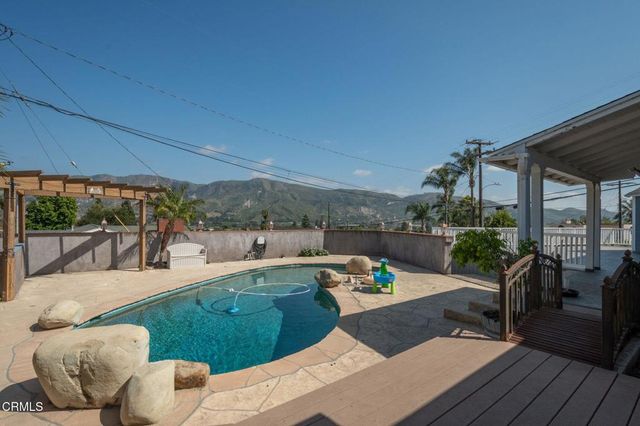 942 Loma Vista Place, Santa Paula, CA 93060