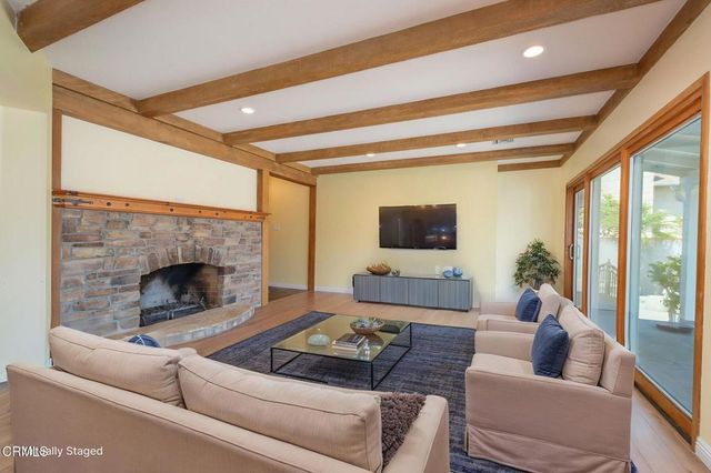 942 Loma Vista Place, Santa Paula, CA 93060