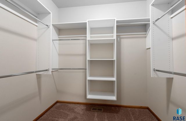 210 S Heritage Rd Road, Brandon, SD 57005