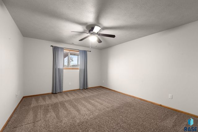 210 S Heritage Rd Road, Brandon, SD 57005