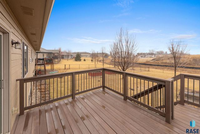 210 S Heritage Rd Road, Brandon, SD 57005