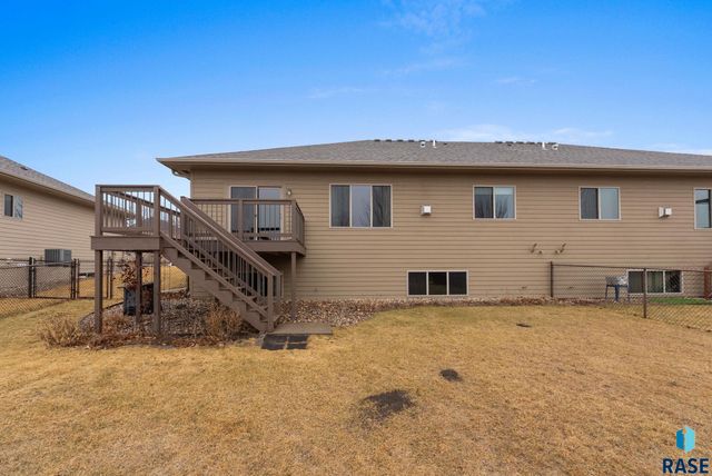 210 S Heritage Rd Road, Brandon, SD 57005