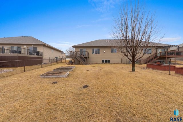 210 S Heritage Rd Road, Brandon, SD 57005