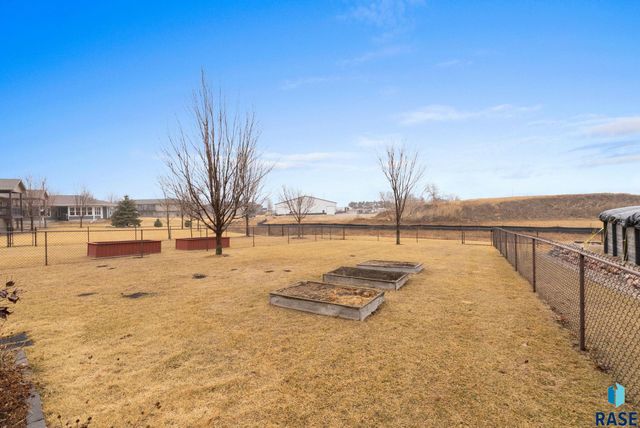 210 S Heritage Rd Road, Brandon, SD 57005