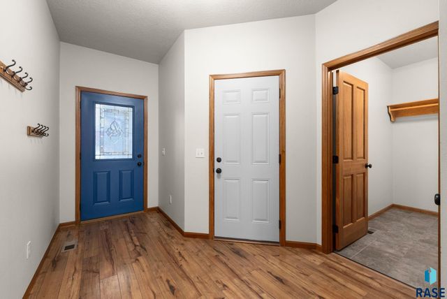 210 S Heritage Rd Road, Brandon, SD 57005