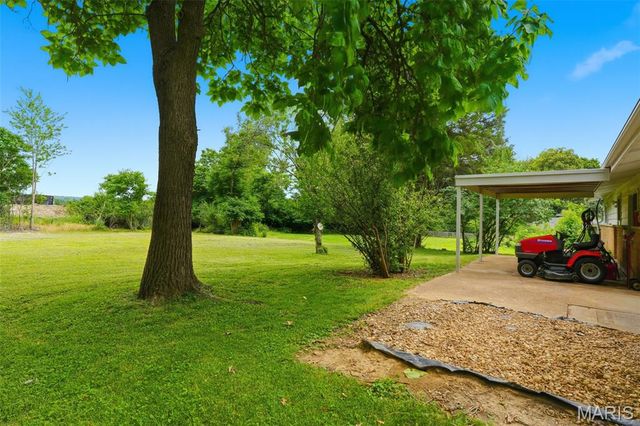 12190 McKelvey Road, Maryland Heights, MO 63043