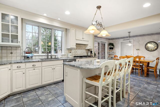 1844 Albany Avenue, West Hartford, CT 06117