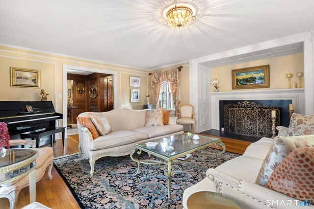 1844 Albany Avenue, West Hartford, CT 06117