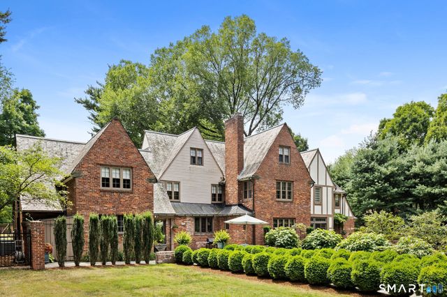 1844 Albany Avenue, West Hartford, CT 06117
