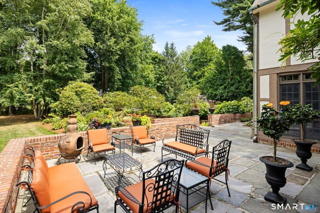 1844 Albany Avenue, West Hartford, CT 06117