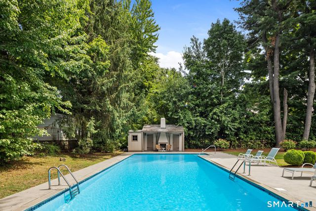 1844 Albany Avenue, West Hartford, CT 06117