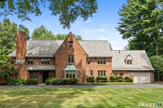 1844 Albany Avenue, West Hartford, CT 06117