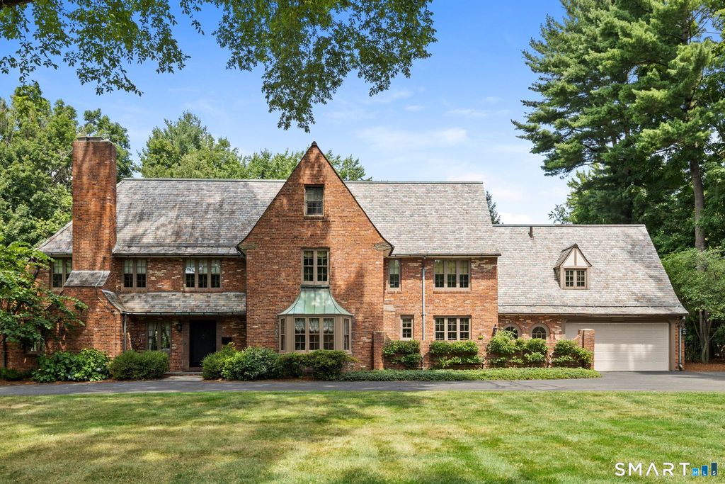 1844 Albany Avenue, West Hartford, CT 06117