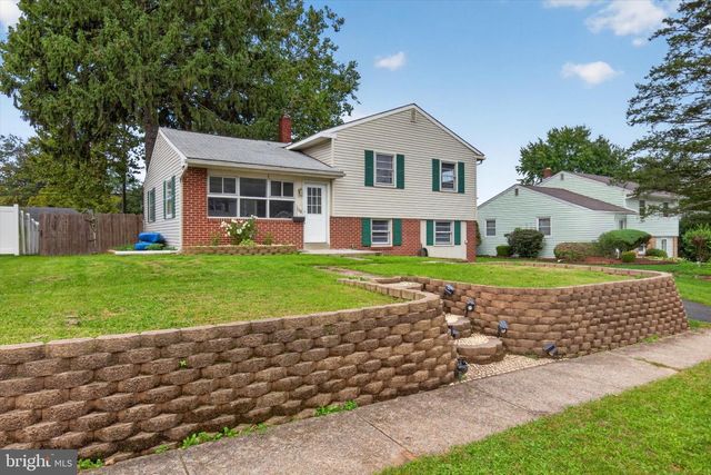 128 HENRY RD, Enola, PA 17025