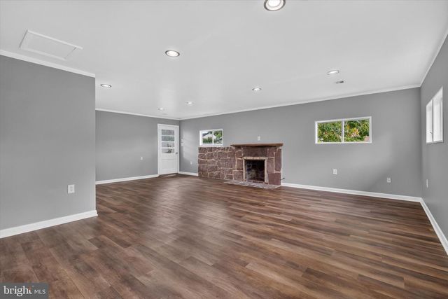 128 HENRY RD, Enola, PA 17025