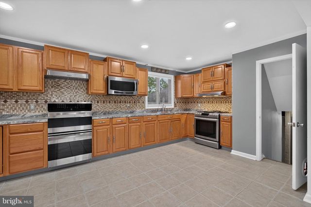 128 HENRY RD, Enola, PA 17025