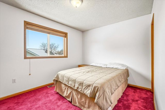 9072 Farmstead Avenue, Monticello, MN 55362