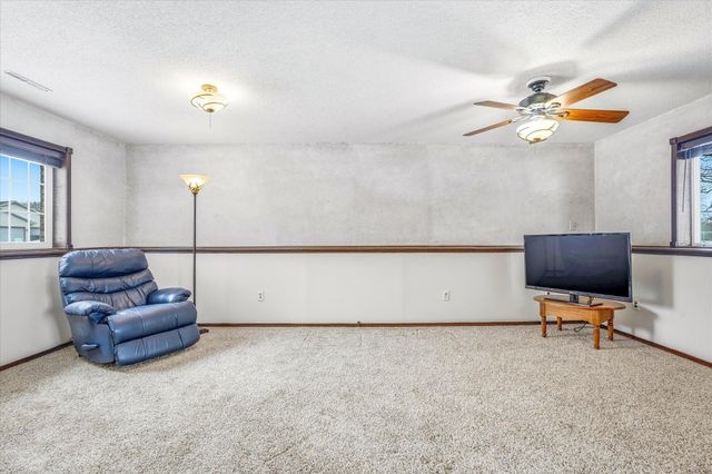 9072 Farmstead Avenue, Monticello, MN 55362