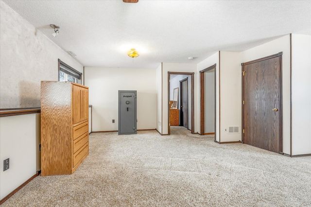 9072 Farmstead Avenue, Monticello, MN 55362