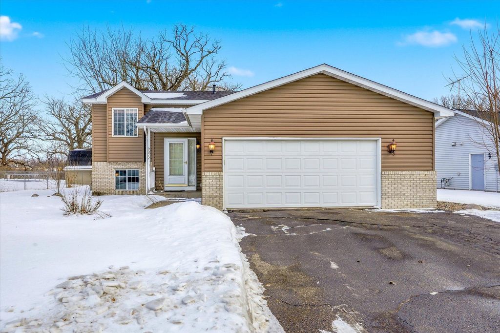 9072 Farmstead Avenue, Monticello, MN 55362