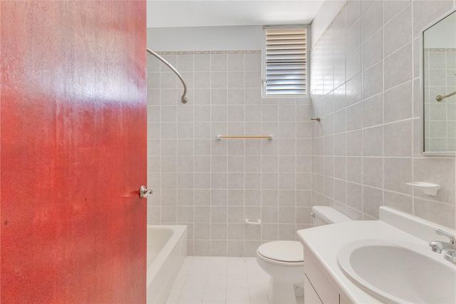 711 N COAST VLG 122, Vega Alta, PR 00692