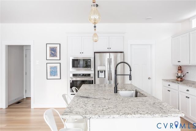 6425 Doyles Trl, Moseley, VA 23120