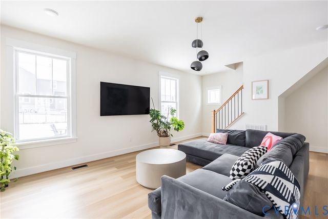 6425 Doyles Trl, Moseley, VA 23120