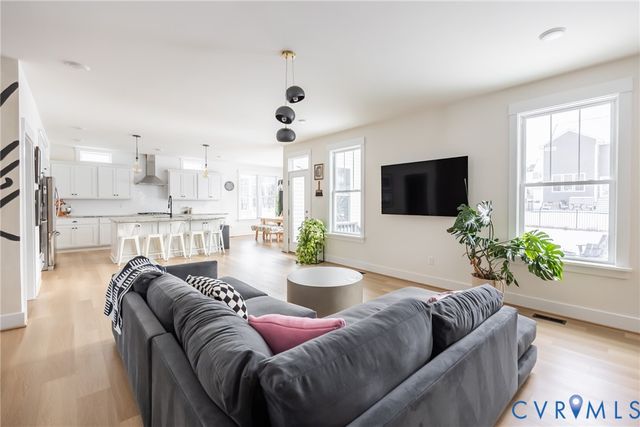 6425 Doyles Trl, Moseley, VA 23120