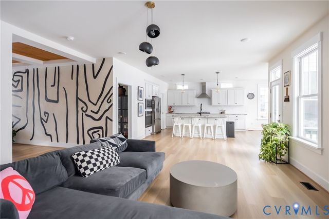 6425 Doyles Trl, Moseley, VA 23120