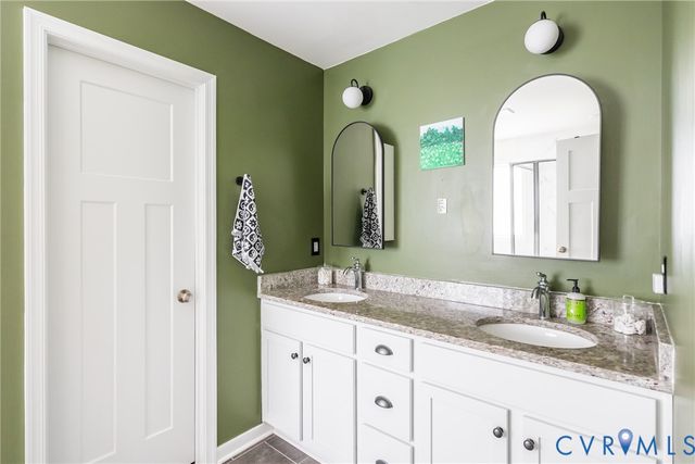 6425 Doyles Trl, Moseley, VA 23120