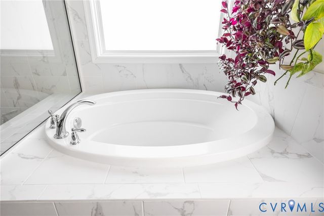 6425 Doyles Trl, Moseley, VA 23120