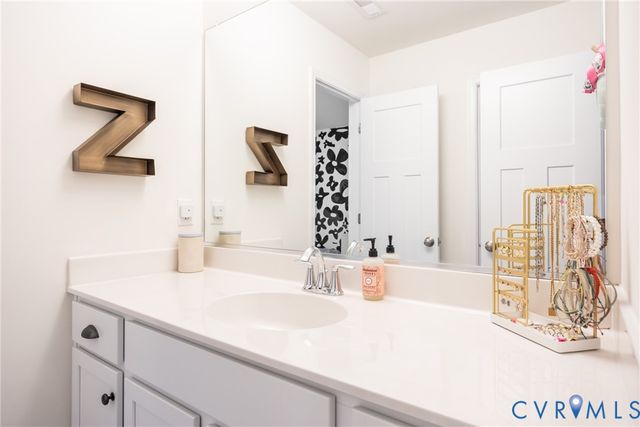 6425 Doyles Trl, Moseley, VA 23120