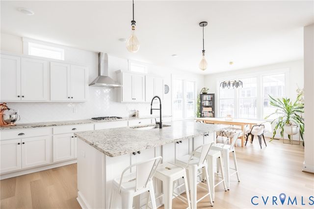 6425 Doyles Trl, Moseley, VA 23120