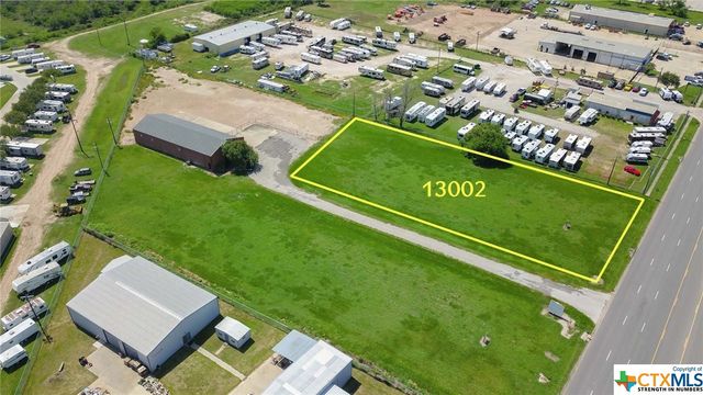 13002 N Navarro Street, Victoria, TX 77904