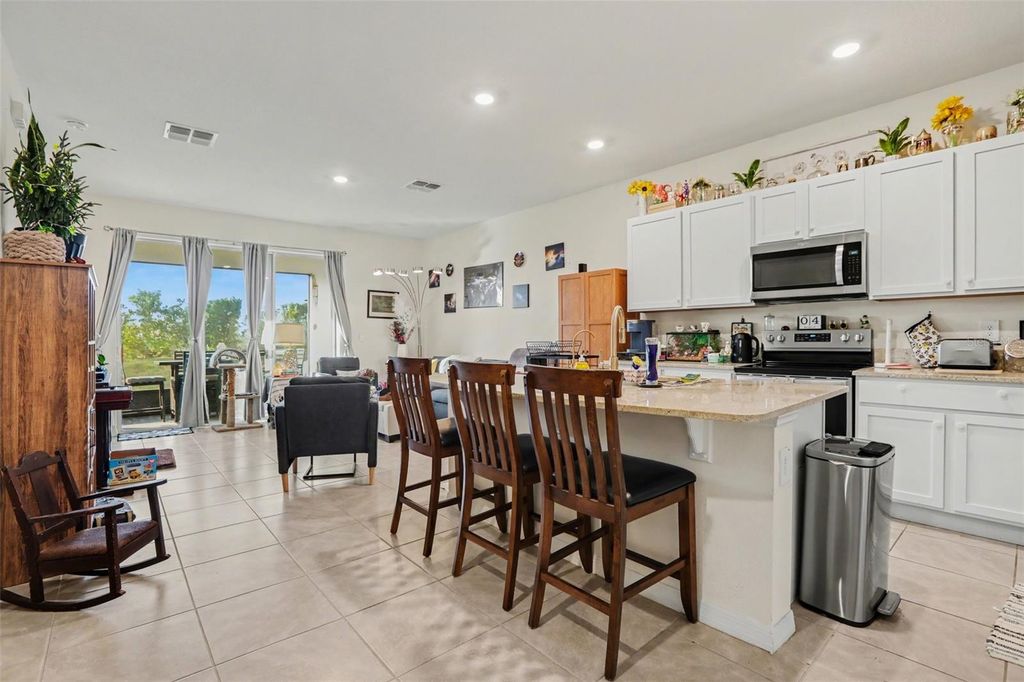 Image 2 of property listing at 17518 CRESCENT MOON LOOP, Bradenton, FL 34211