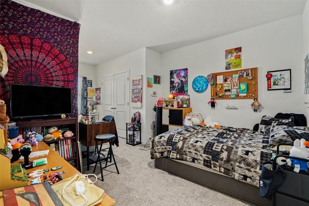 Image 20 of property listing at 17518 CRESCENT MOON LOOP, Bradenton, FL 34211
