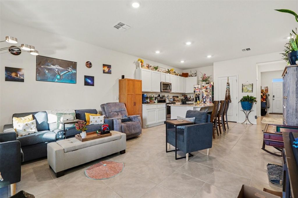 Image 3 of property listing at 17518 CRESCENT MOON LOOP, Bradenton, FL 34211