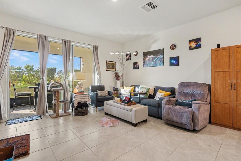Image 4 of property listing at 17518 CRESCENT MOON LOOP, Bradenton, FL 34211